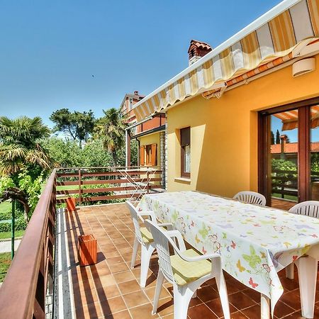 אומאג Lovric House With Apartments מראה חיצוני תמונה