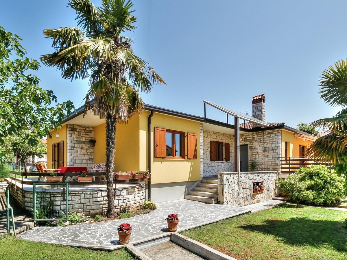 אומאג Lovric House With Apartments מראה חיצוני תמונה
