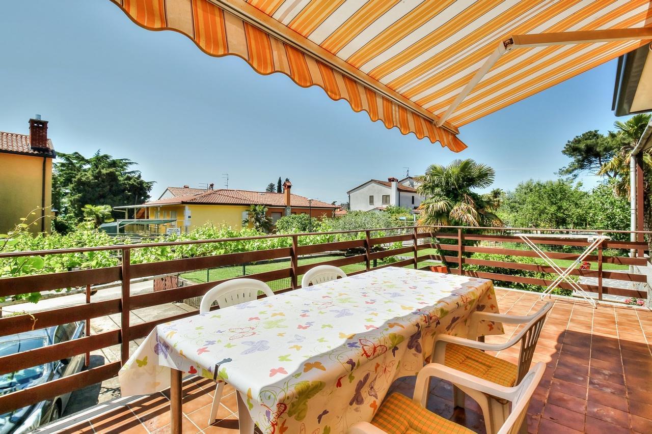 אומאג Lovric House With Apartments מראה חיצוני תמונה