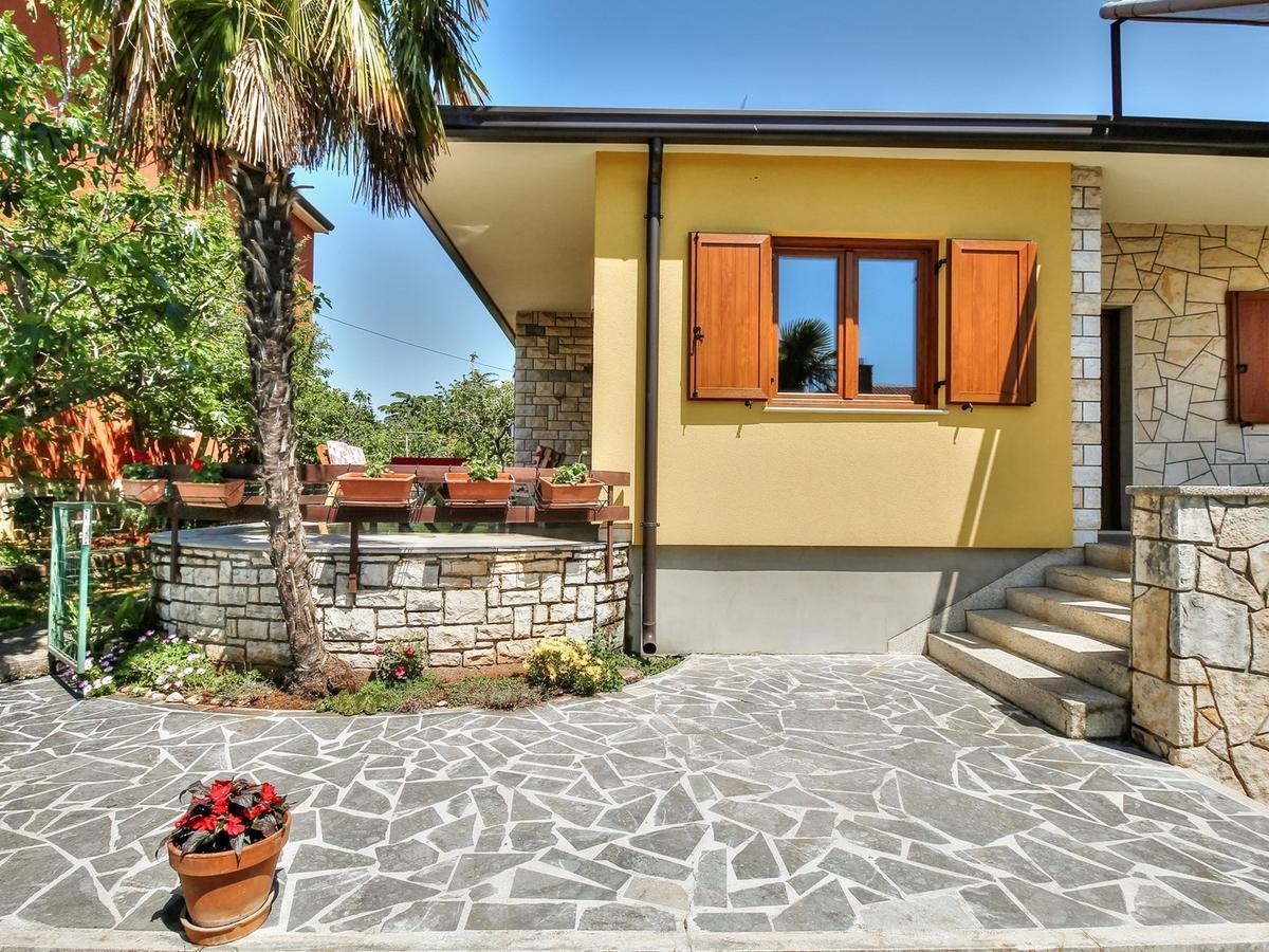 אומאג Lovric House With Apartments מראה חיצוני תמונה
