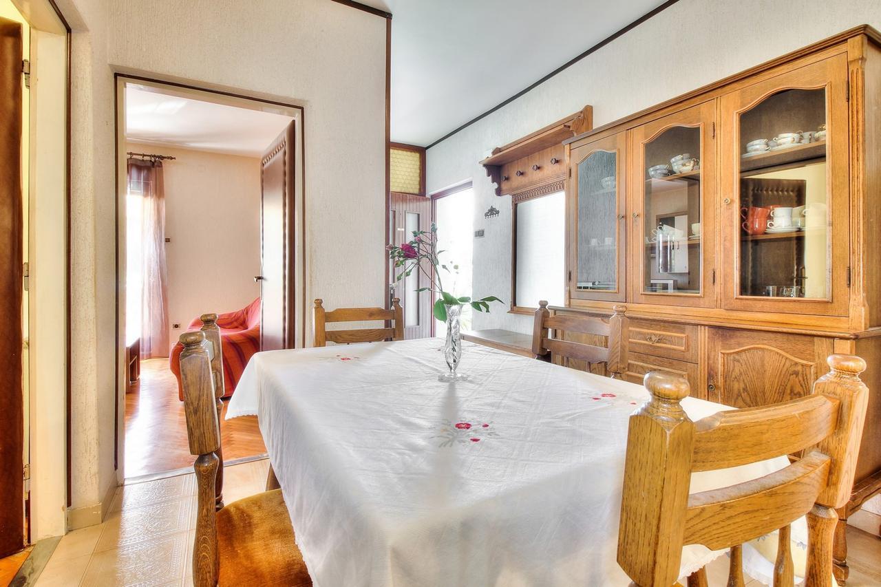 אומאג Lovric House With Apartments מראה חיצוני תמונה