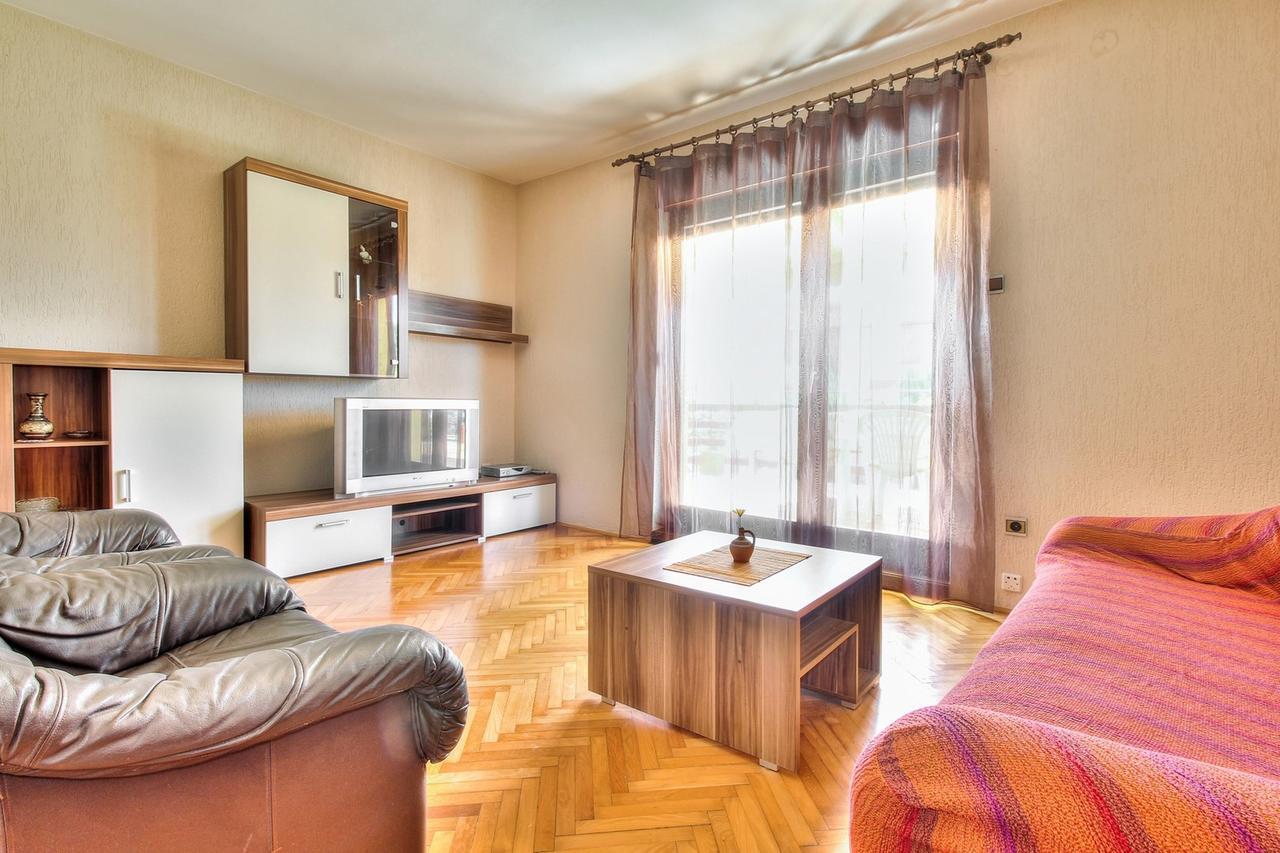 אומאג Lovric House With Apartments מראה חיצוני תמונה